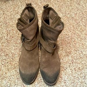 GUC Donald J Pliner size 11 pull on perforated leather booties